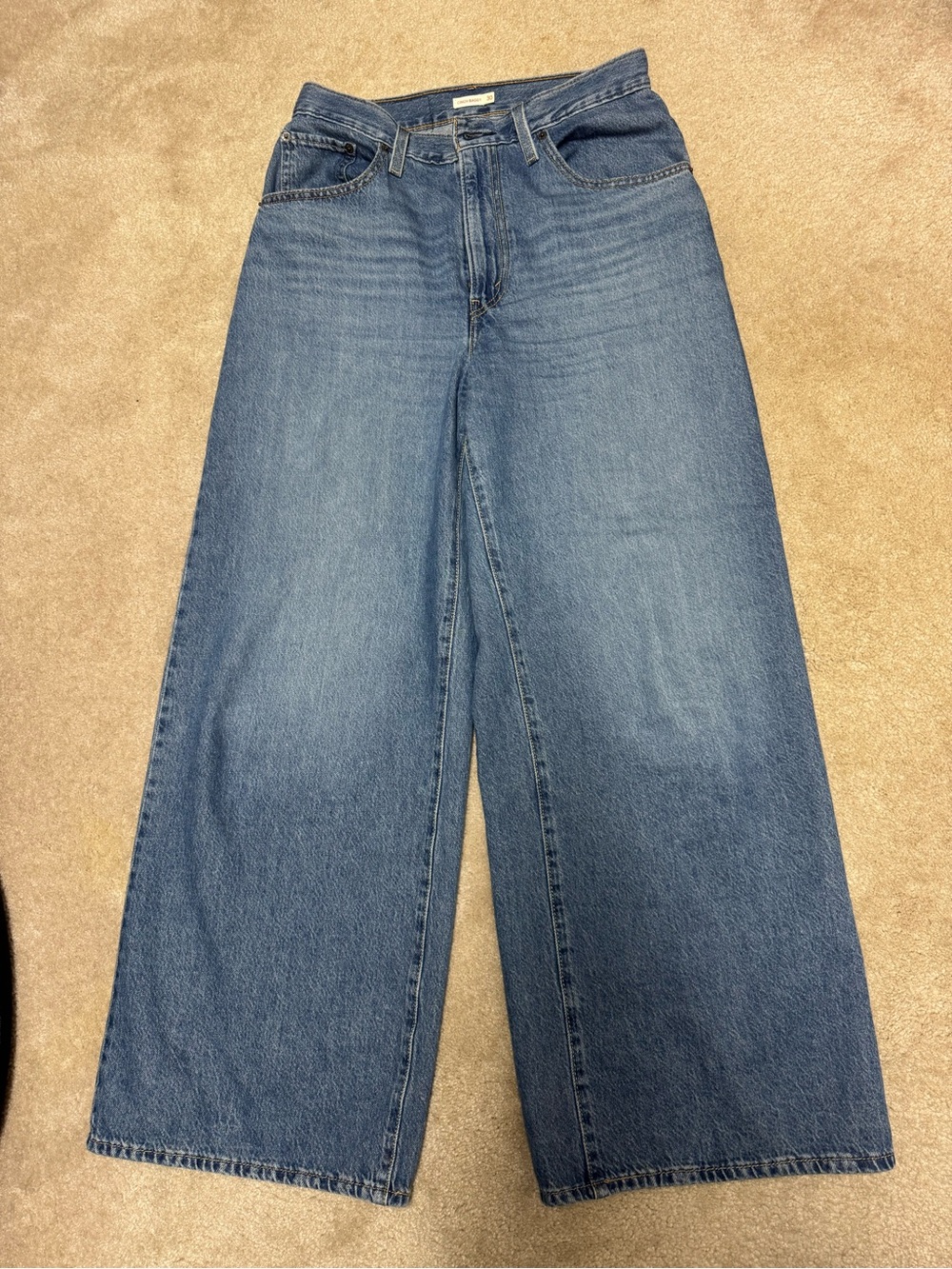 Levi's Wide-Leg Jeans in Medium Blue Wash